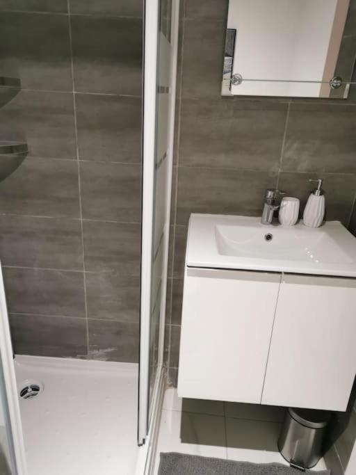 Joliette European Hospital Apartment *